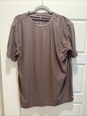 Vuori Short Sleeve Crew Tee in rust/brown